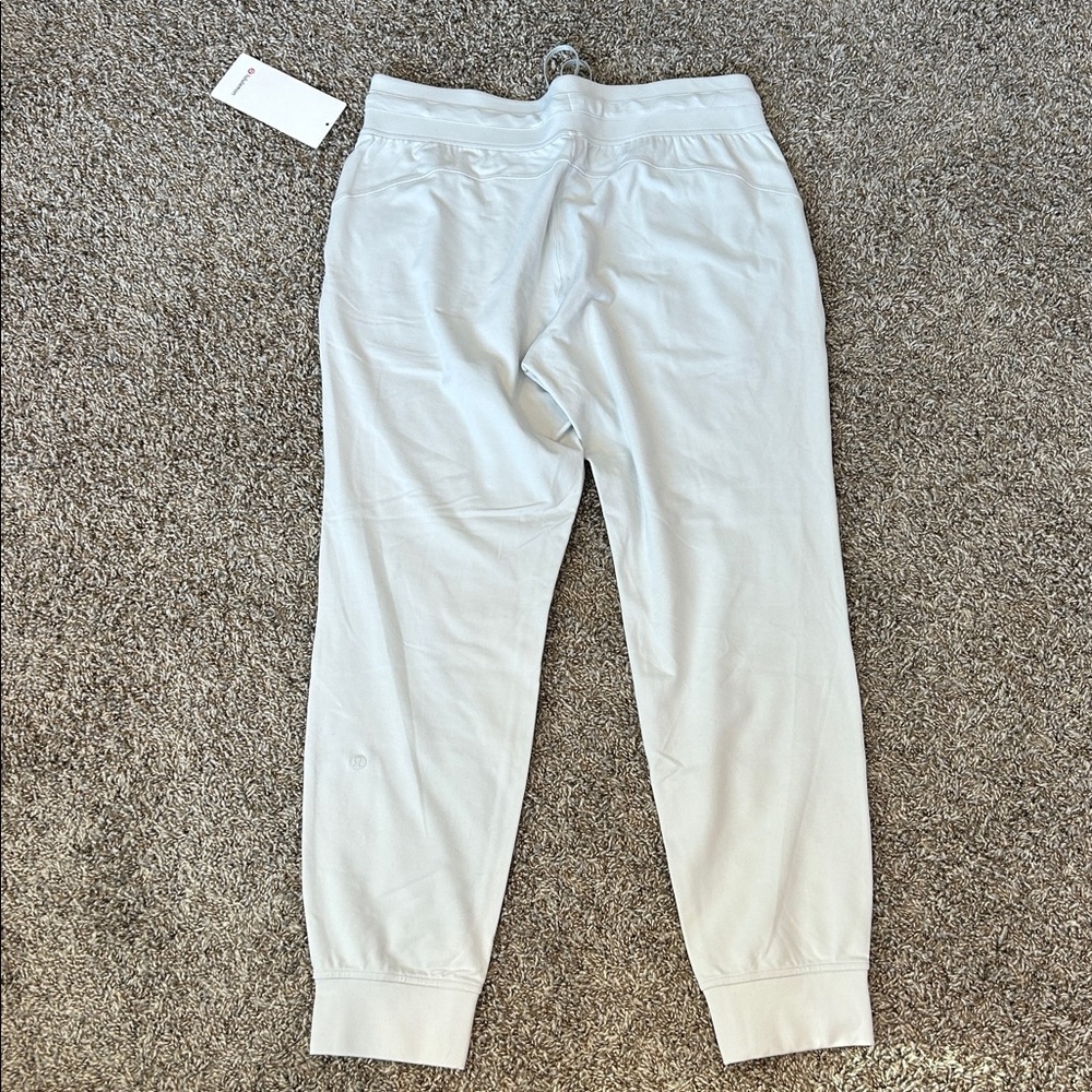 Lululemon Ready To Rulu Pant in Vapor NWT - Picture 6 of 6